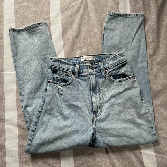 EUC Abercrombie The Ankle Straight Ultra High Rise Jeans in Light Denim Sz 25 - Picture 2 of 6